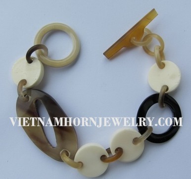 Exquisite Horn Jewelry - Unique Buffalo Horn Creations