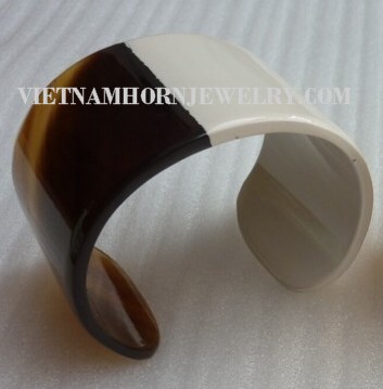 Exquisite Horn Jewelry - Unique Buffalo Horn Creations
